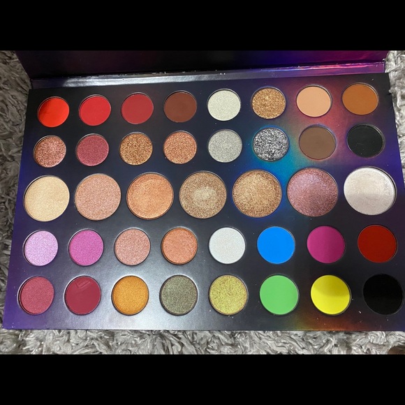 *NEGOTIATE* morphe palette - Picture 2 of 2